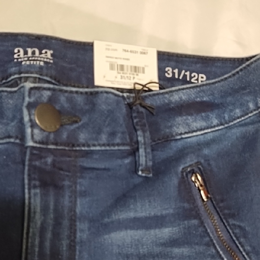 NWT a.n.a Women's Deep Blue Jeggings. Sz 32/32P (10-12)